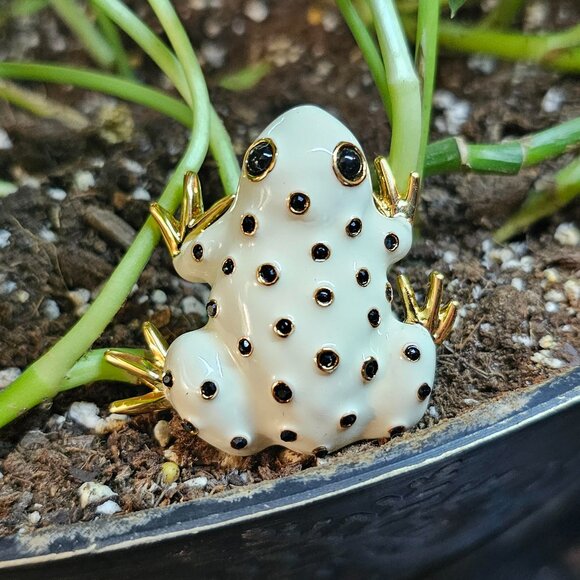Vintage Frog Brooch Jewelry - Picture 7 of 10